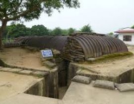 Hầm chỉ huy tướng Đờ Cát