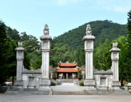 Khu di tích danh thắng Côn Sơn