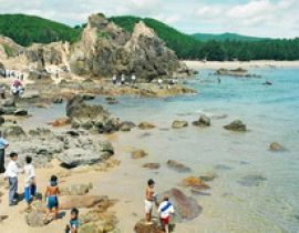 Bãi tắm Đá Nhảy