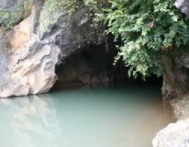 Hang Thẩm Tét Toòng