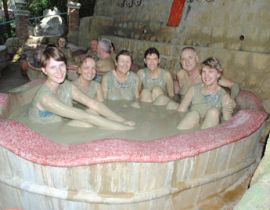 Suối khoáng nóng Tháp Bà