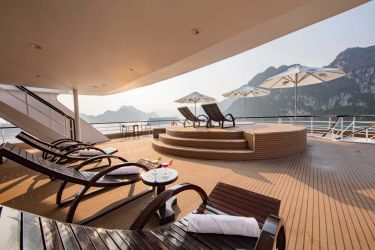 40_Sundeck_Scarlet_Pearl