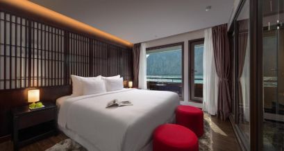 Silver Pearl Suite