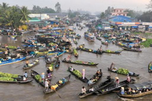 Chợ nổi Ngã Năm