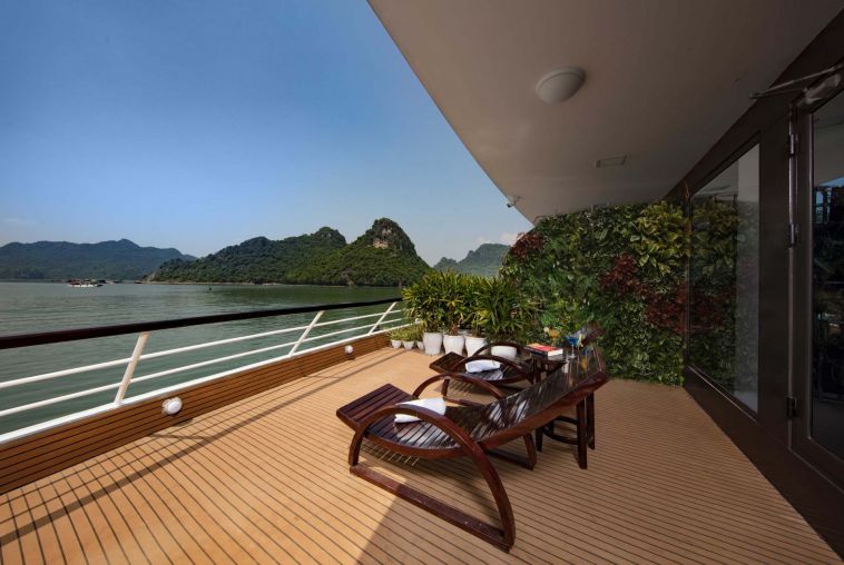18_onyx_sundeck