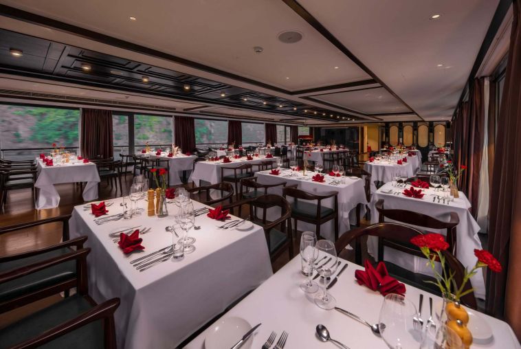 26_Restaurant_Scarlet_Pearl_05