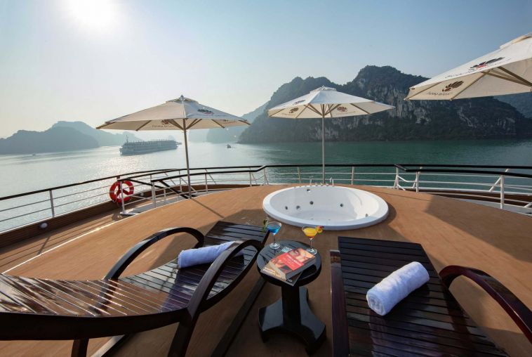 39_Sundeck_Scarlet_Pearl_02